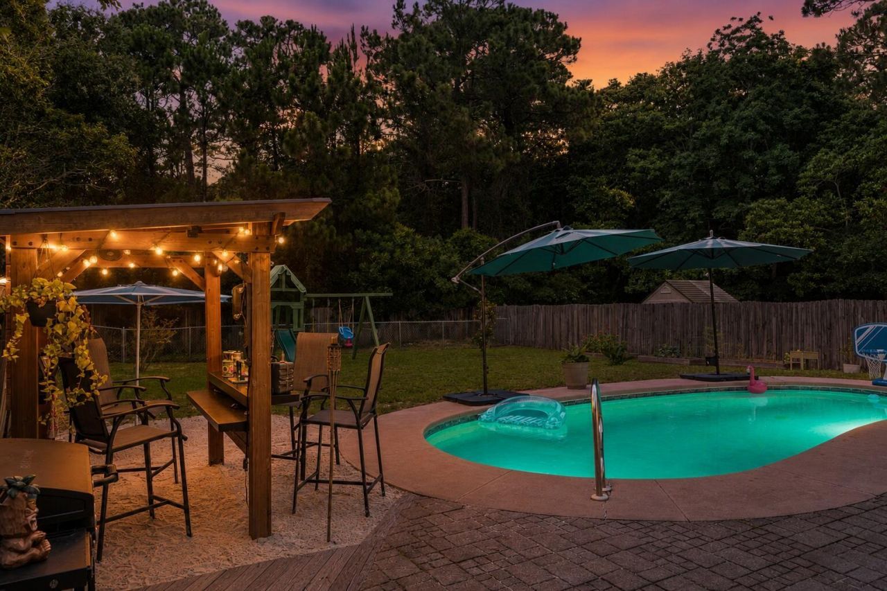 623 Parish Boulevard, Mary Esther, FL 32569 Main Photo
