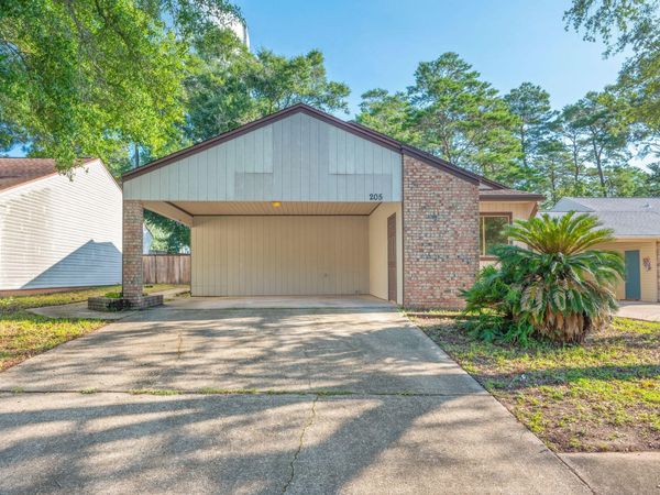 205 Bartonwood Court, Niceville, FL 32578
