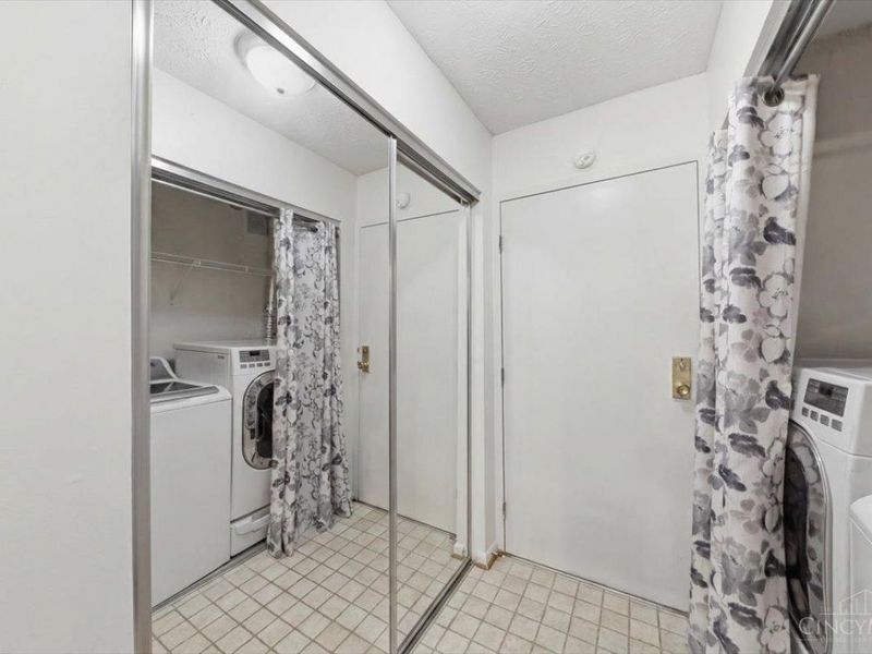 5983 Meadowcreek Drive, Unit 4, Milford, OH 45150 Photo 31