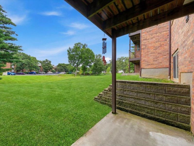 5983 Meadowcreek Drive, Unit 4, Milford, OH 45150 Photo 8