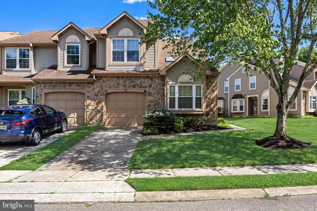 16 Eddlewood Place, Mount Laurel, NJ 08054 Main Photo
