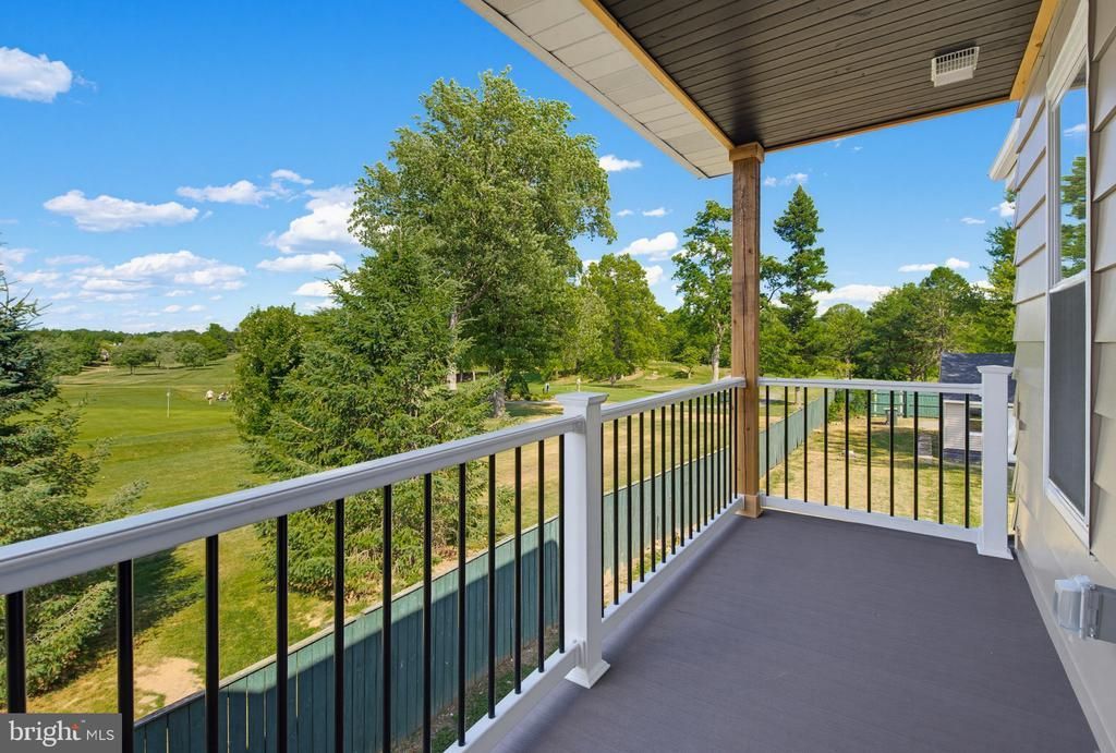 432 E DERRY ROAD , HERSHEY, PA 17033