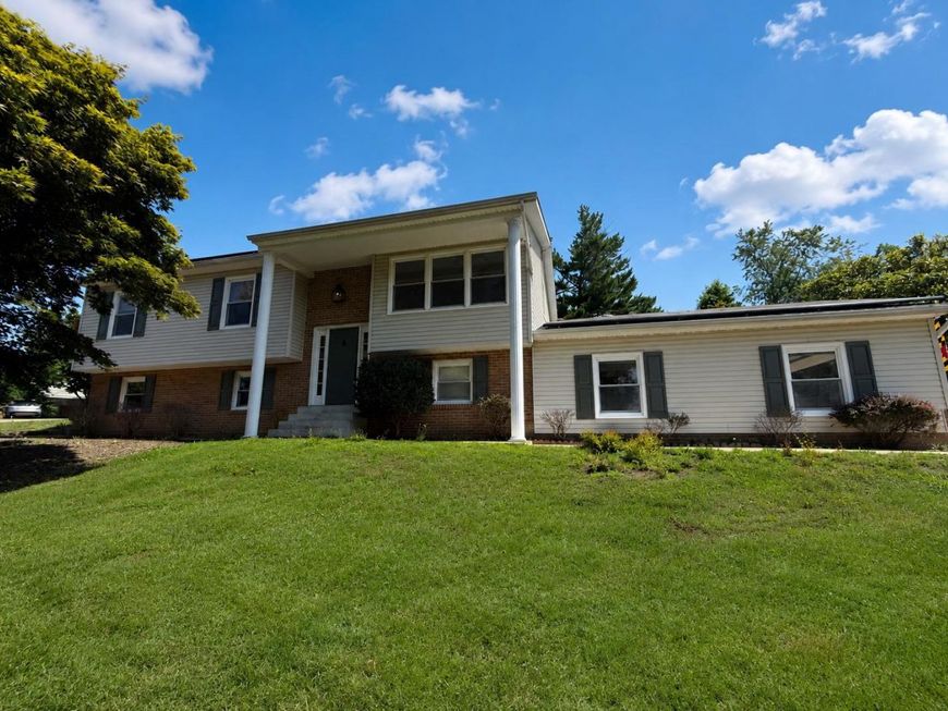 736 Hillmeade Road, Edgewater, MD 21037 Main Photo