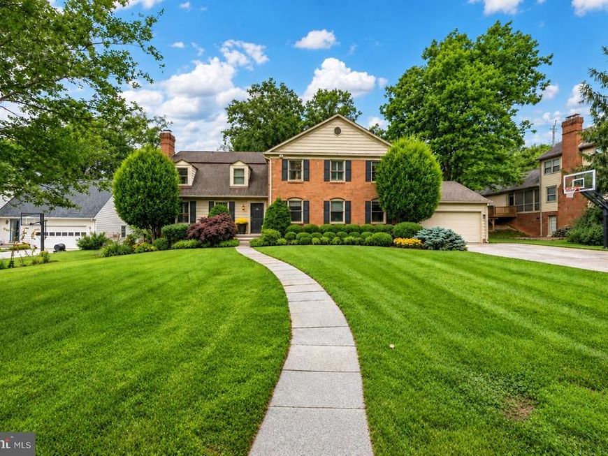 8308 River Falls Drive, Potomac, MD 20854 Main Photo