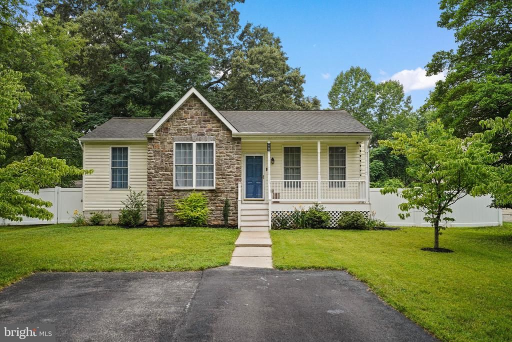 7782 Shore Road W, Pasadena, MD 21122 Main Photo