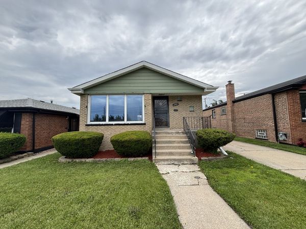 12927 S Saginaw Avenue , Chicago, IL 60633