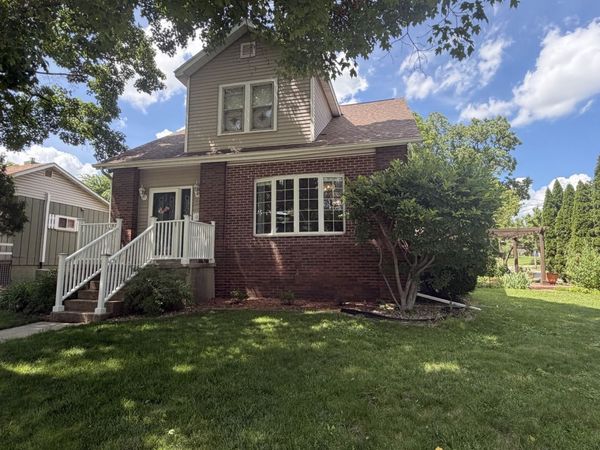 1203 6th Street , Peru, IL 61354