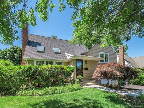 25 Andover Road , Port Washington, NY 11050
