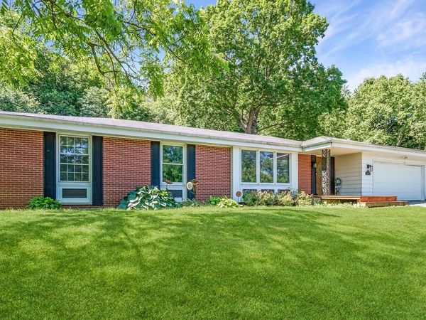 N105W21215 Oak LANE, Germantown, WI 53022