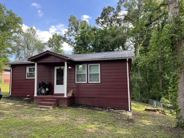 2103 Hillwood Dr, Centerville, TN 37033