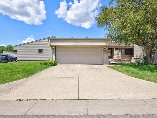 1026 Prairie Meadow Court, Waterloo, IA 50701