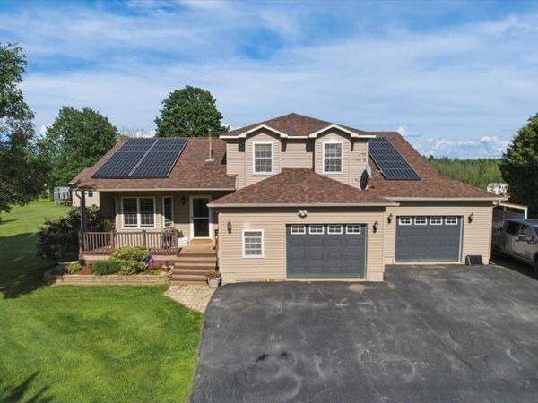102 Pearl Street, Grand Isle, VT 05458