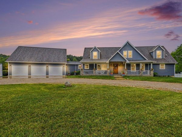 50790 Pleasant Street, Dowagiac, MI 49047