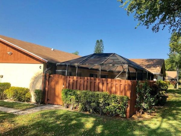 1230 Summit Pl Circle, Unit C, West Palm Beach, FL 33415