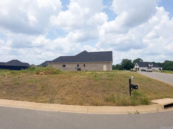 610 Corondelet Lane , Maumelle, AR 72113
