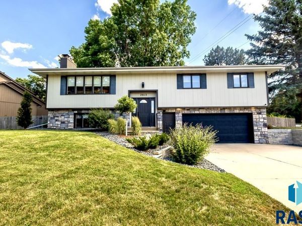 2813 W Costello Rd, Sioux Falls, SD 57105
