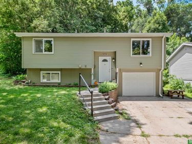2520 S 8th Street, Omaha, NE 68108