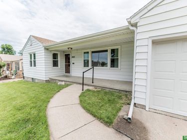 1925 S 47th Street, Omaha, NE 68106