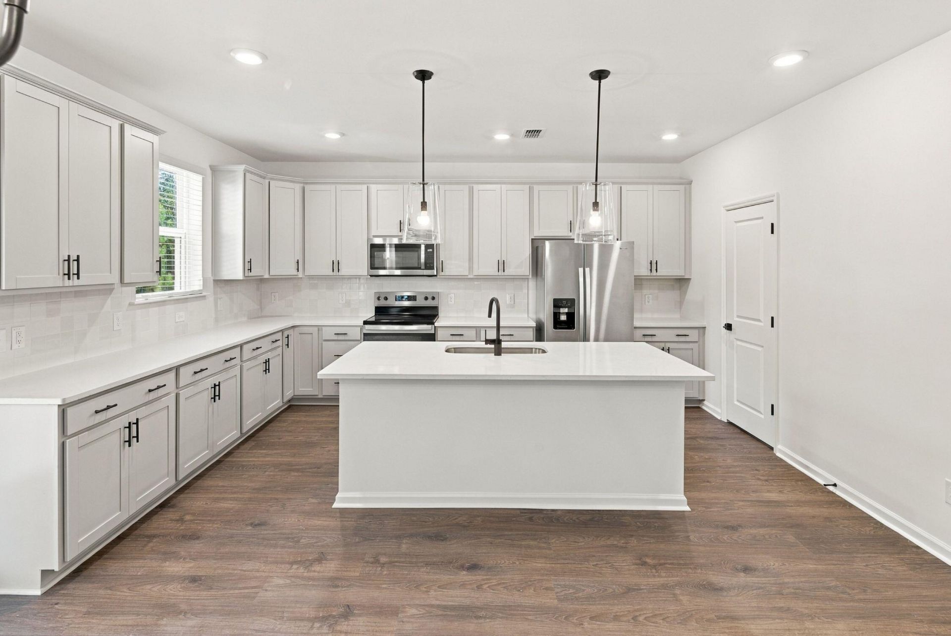 442 White Magnolia Street Photo 13