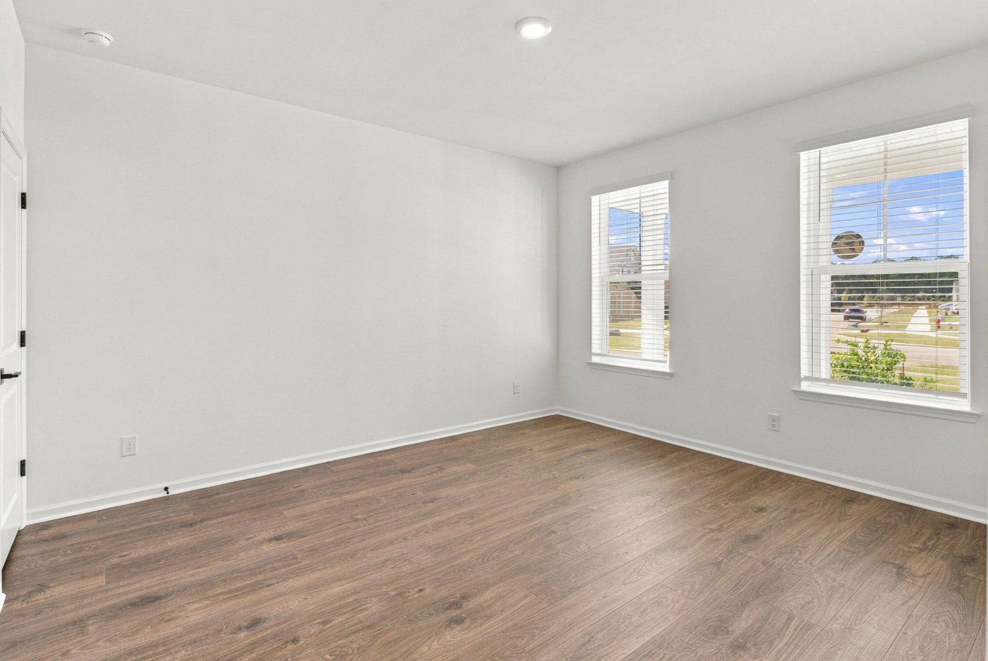 442 White Magnolia Street Photo 18