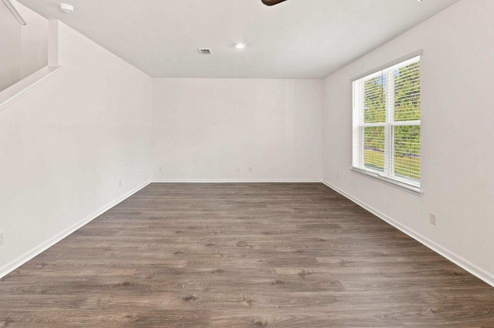 442 White Magnolia Street Photo 9