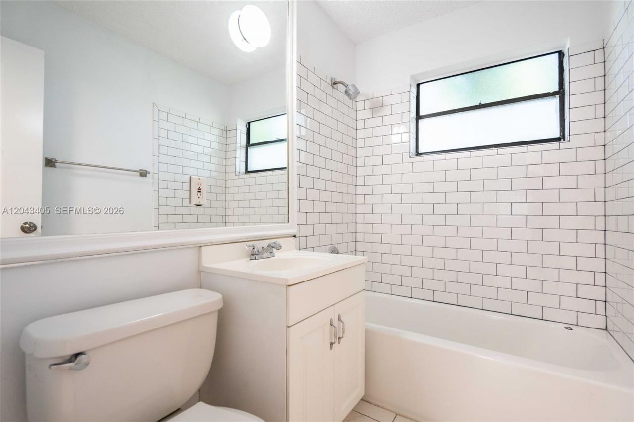3265 Virginia St , Unit 18, Miami, FL 33133 Photo