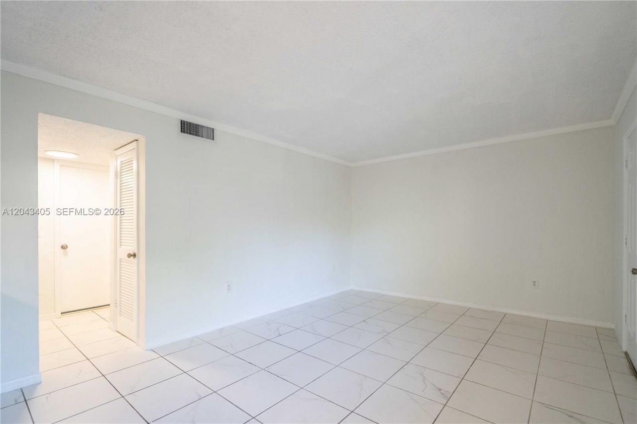 3265 Virginia St , Unit 18, Miami, FL 33133 Photo