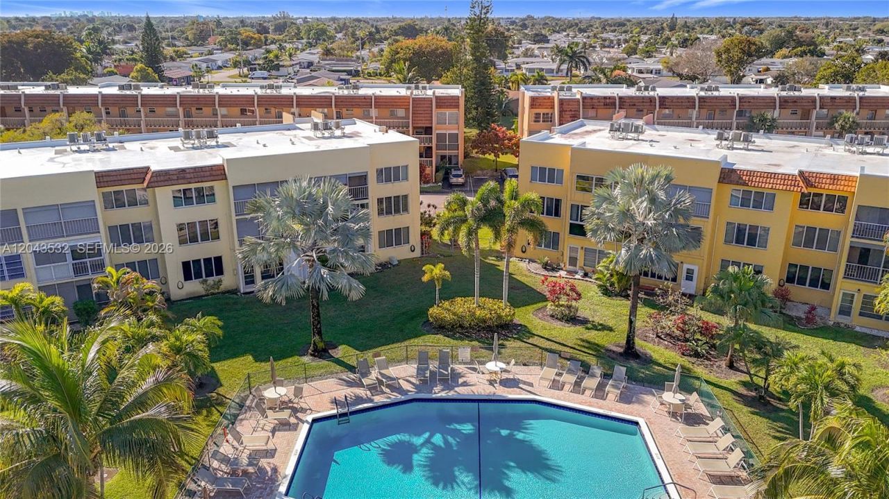 6750 Royal Palm Blvd , Unit 209E, Margate, FL 33063 Photo
