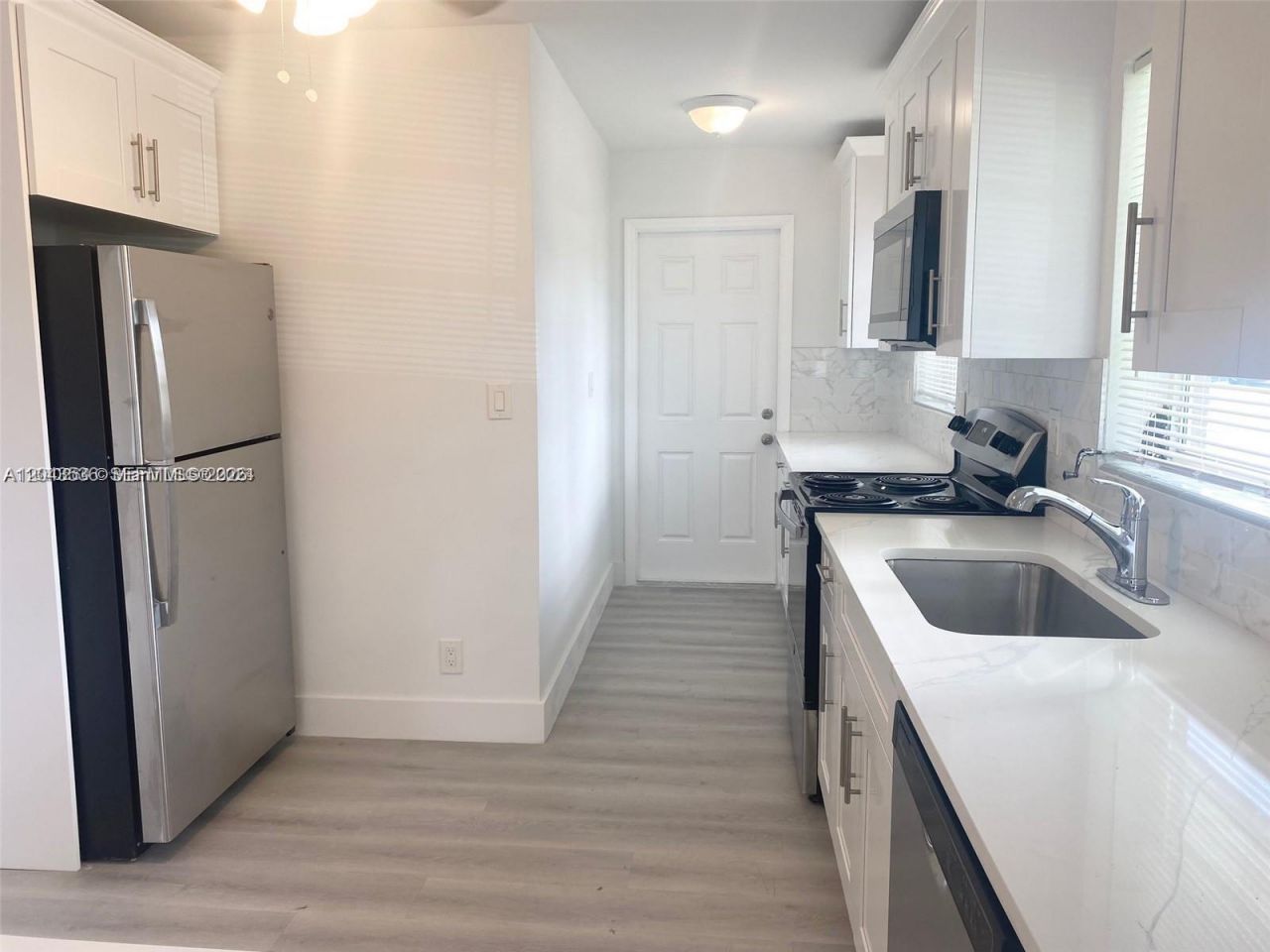 1005 NE 2nd St , Hallandale Beach, FL 33009 Photo