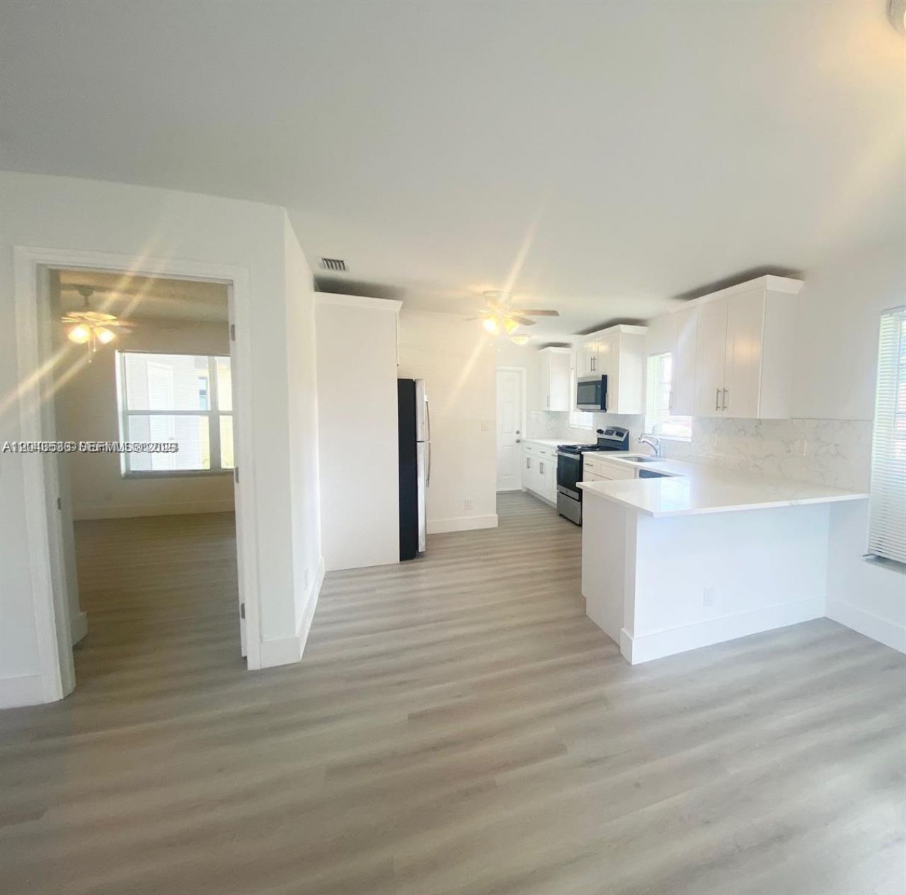 1005 NE 2nd St , Hallandale Beach, FL 33009 Photo