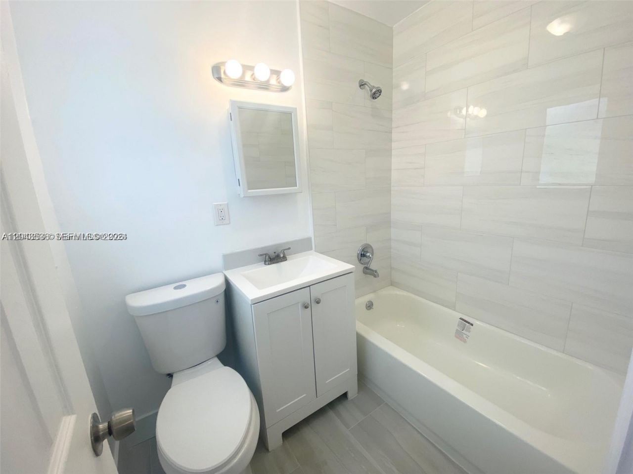 1005 NE 2nd St , Hallandale Beach, FL 33009 Photo