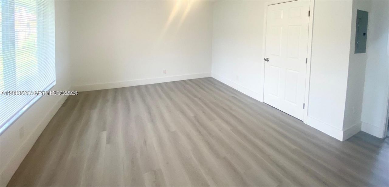 1005 NE 2nd St , Hallandale Beach, FL 33009 Photo