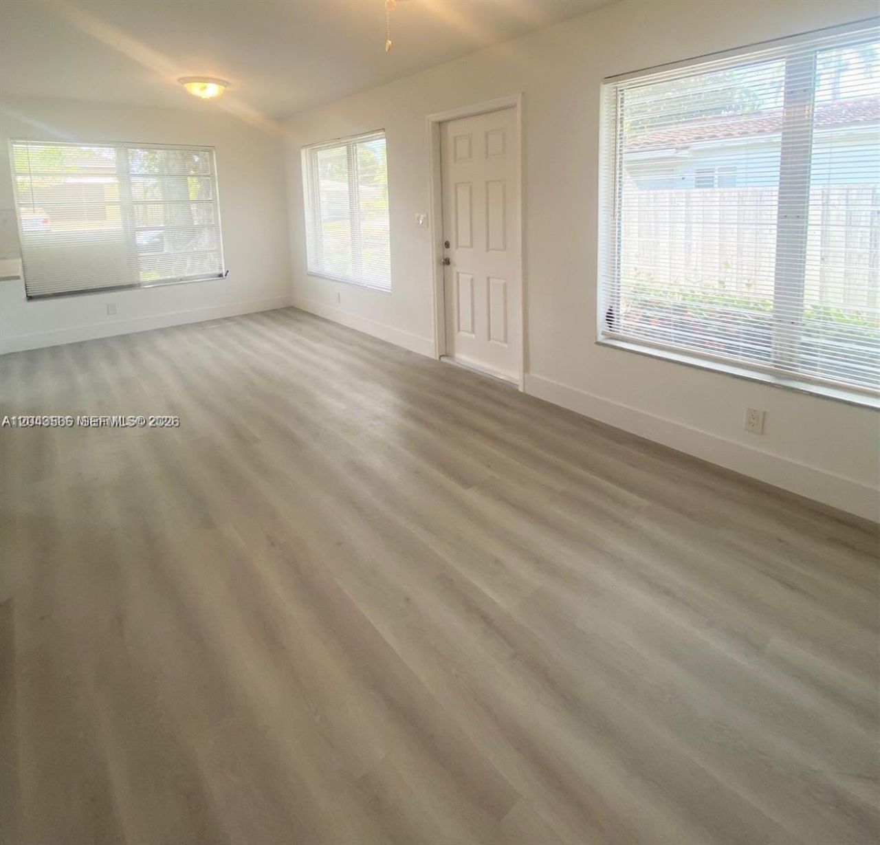 1005 NE 2nd St , Hallandale Beach, FL 33009 Photo