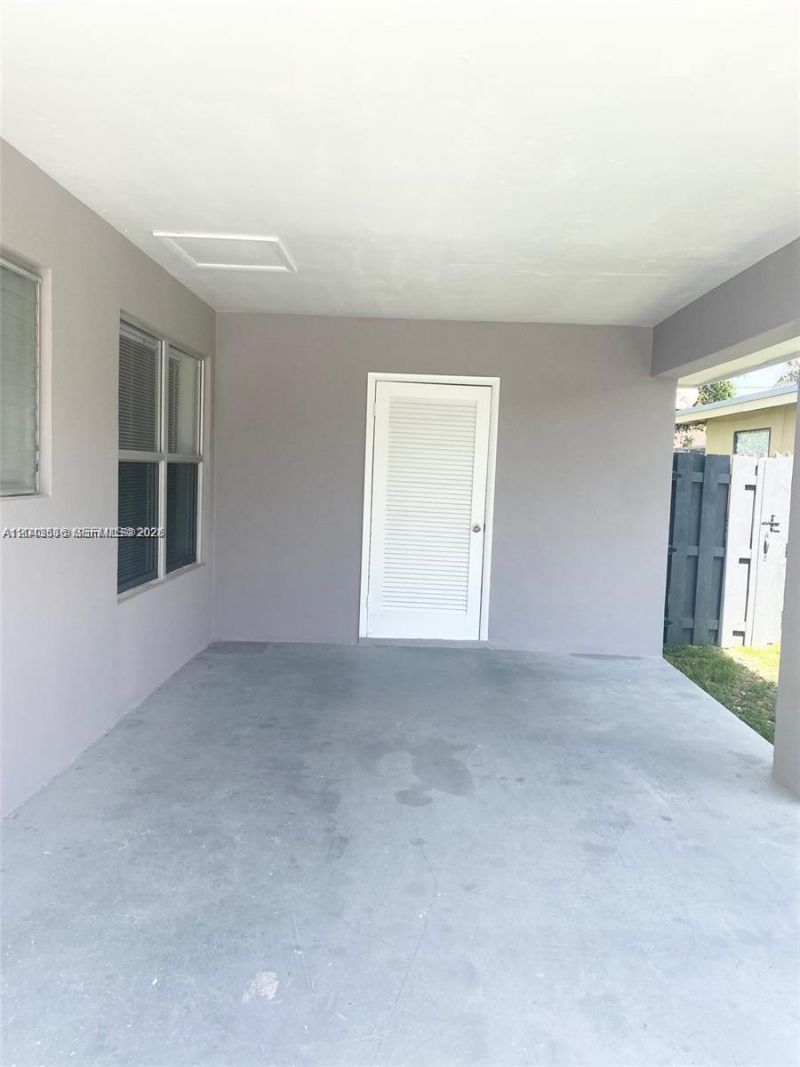 1005 NE 2nd St , Hallandale Beach, FL 33009 Photo