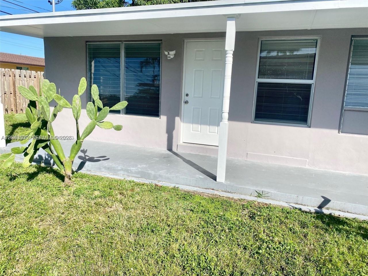 1005 NE 2nd St , Hallandale Beach, FL 33009 Photo