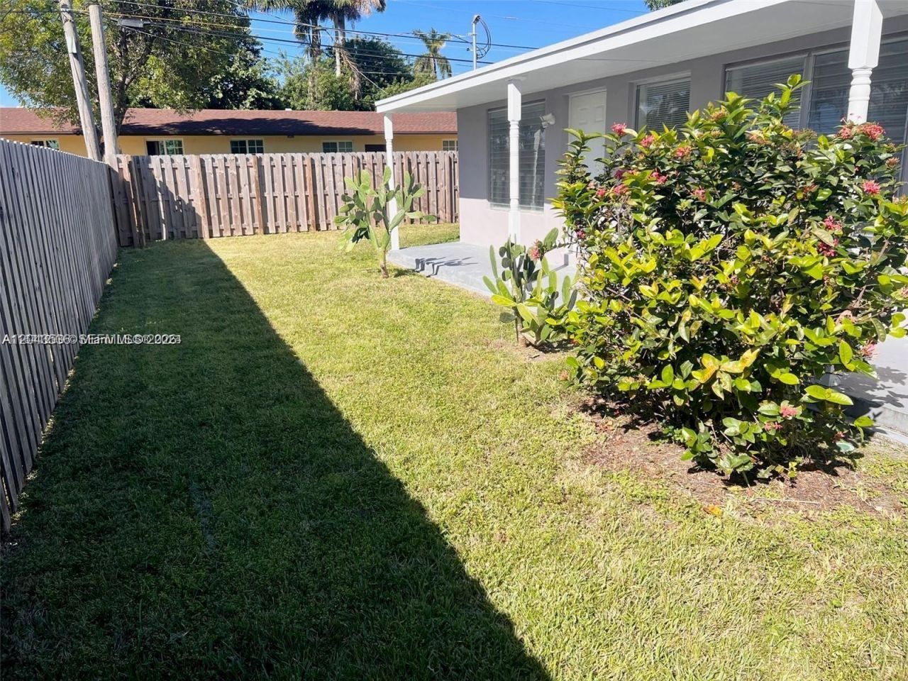 1005 NE 2nd St , Hallandale Beach, FL 33009 Photo