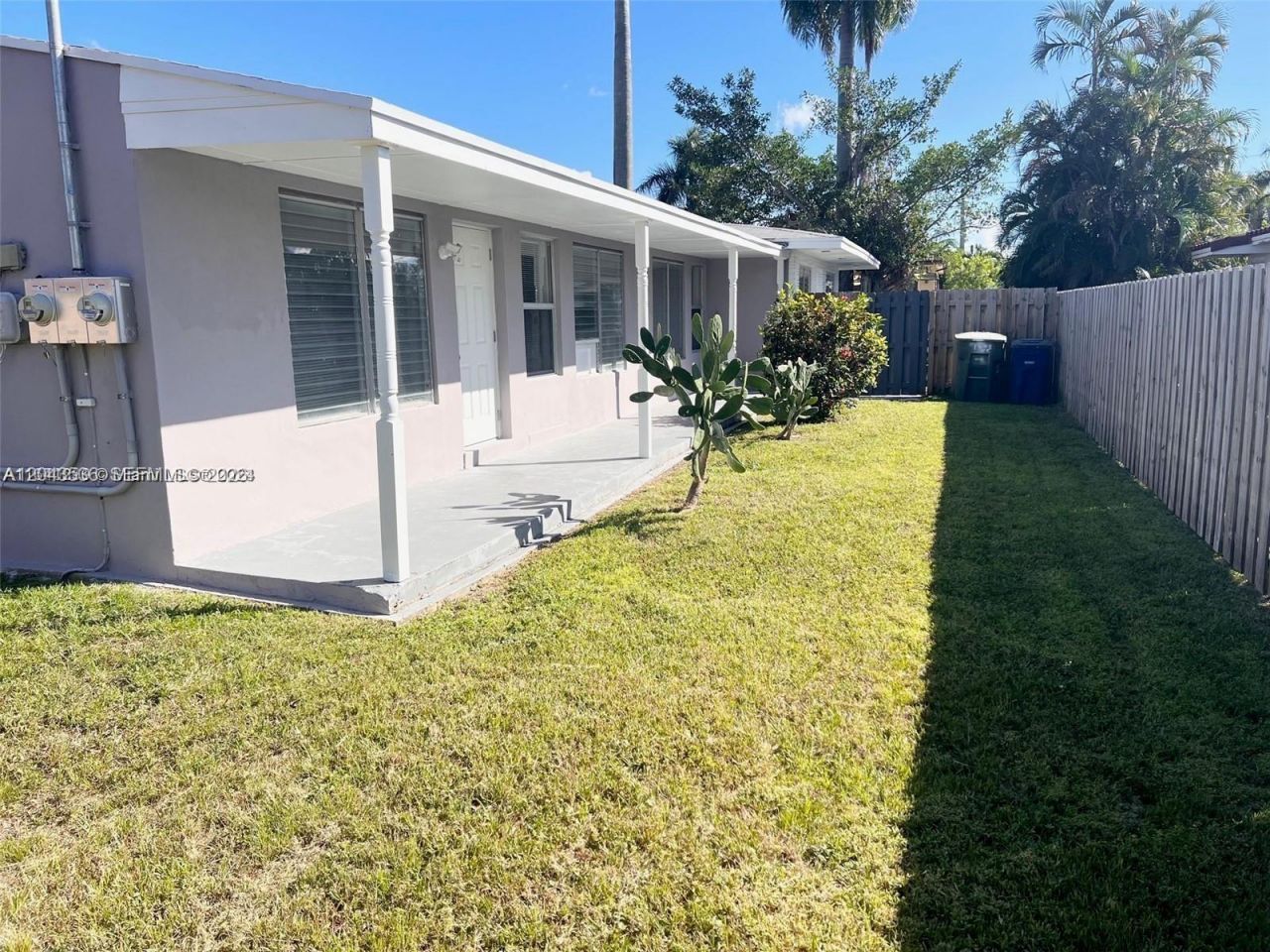 1005 NE 2nd St , Hallandale Beach, FL 33009 Photo