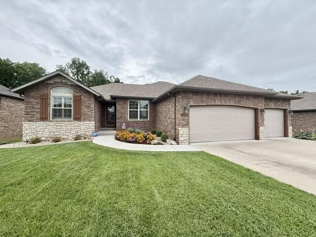 5752 S Winsor Drive, Battlefield, MO 65619 Main Photo