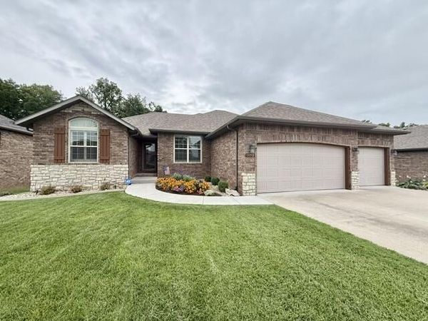 5752 S Winsor Drive, Battlefield, MO 65619