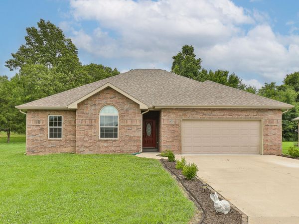 1280 S Mission Avenue , Bolivar, MO 65613