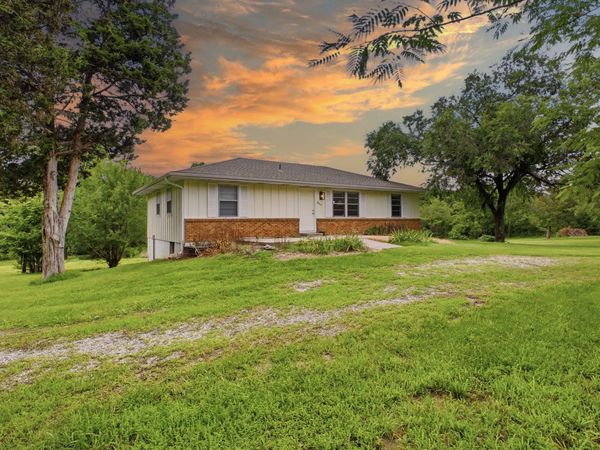 6815 SE U.S. 54 , Collins, MO 64738