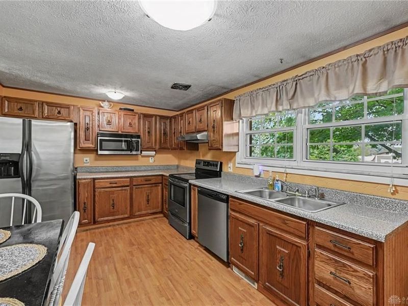 1014 W Alkaline Springs Road, Vandalia, OH 45377 Photo 11