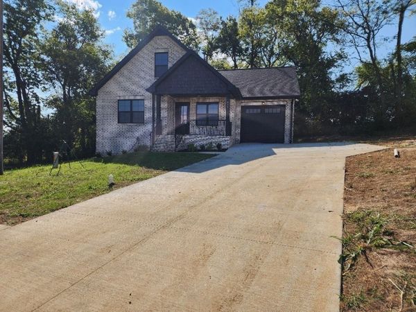 215 Scenic Ln , Hartsville, TN 37074