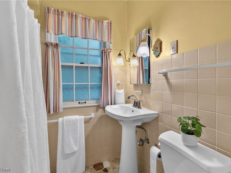 2539 Kingston Road, Cleveland Heights, OH 44118 Photo 14