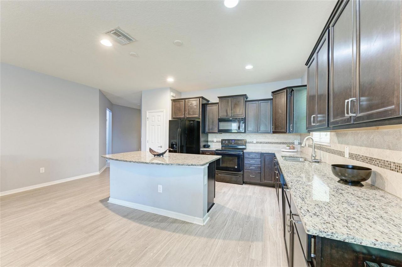 6306 Kevesta Avenue , Palmetto, FL 34221 Photo
