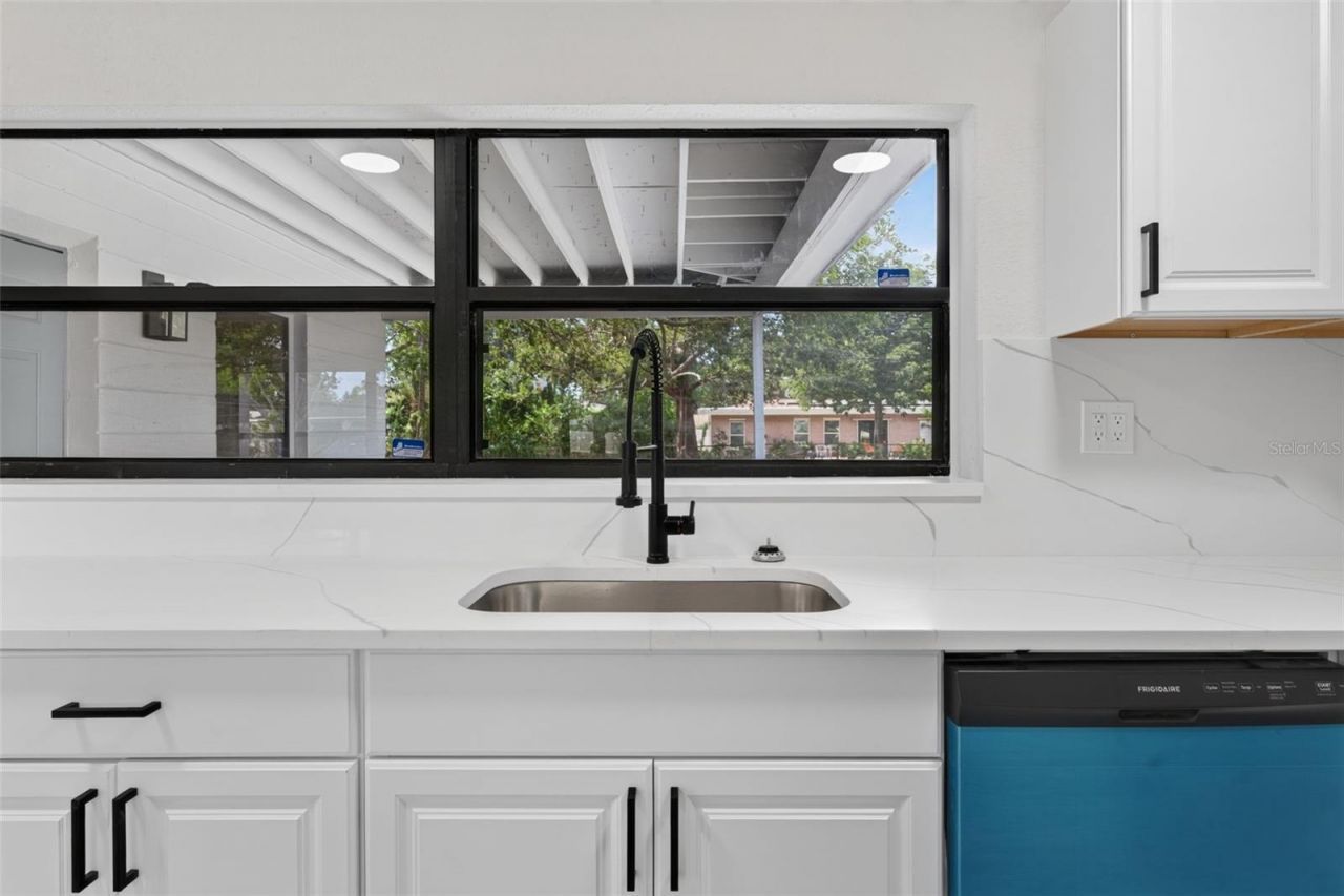763 65th Avenue S, Saint Petersburg, FL 33705 Photo
