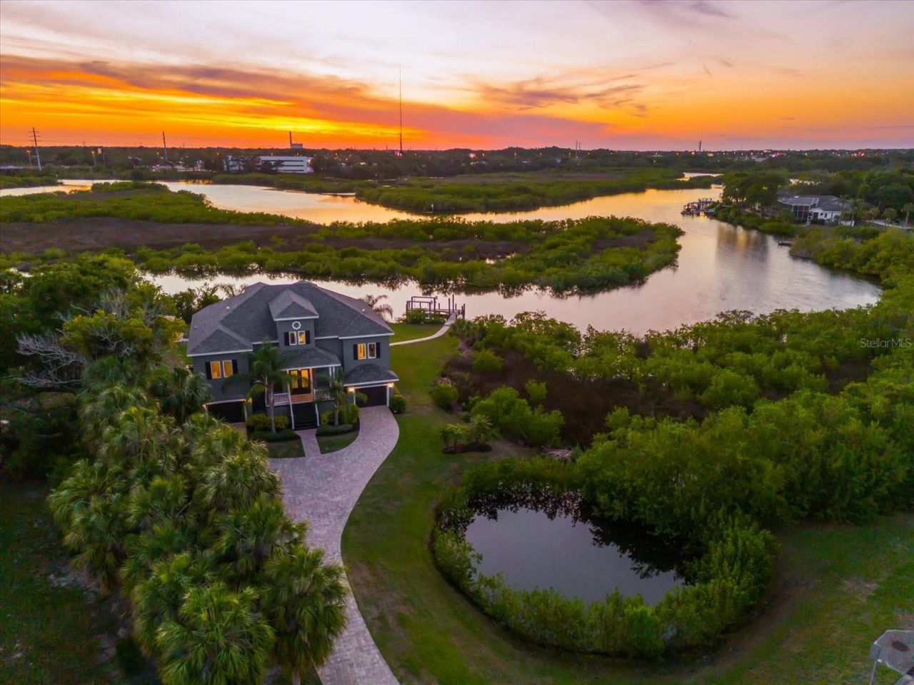 1462 N Jasmine Avenue, Tarpon Springs, FL 34689 Photo
