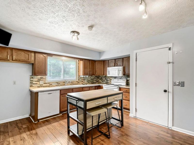 5531 Karl Road, Columbus, OH 43229 Photo 6