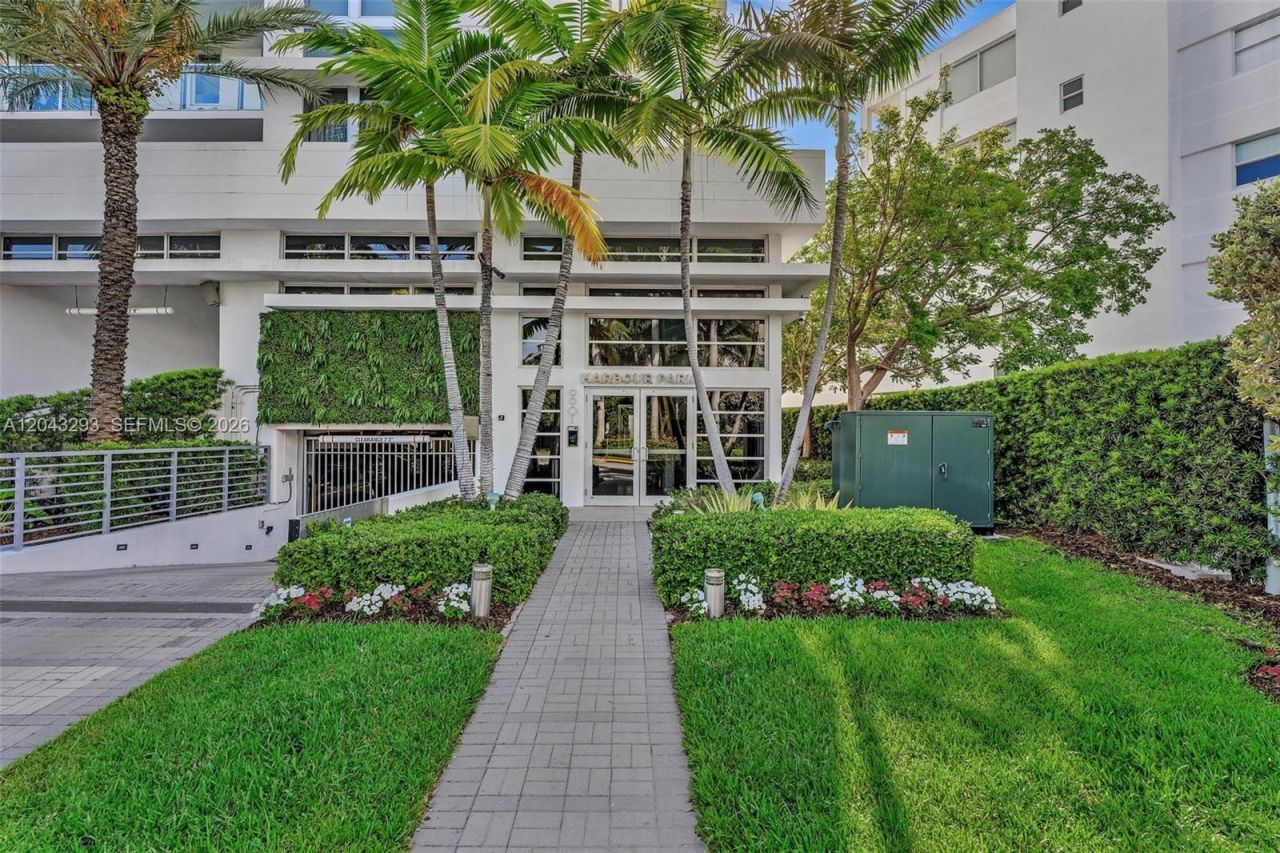 9901 E Bay Harbor Dr, Unit 603, Bay Harbor Islands, FL 33154 Photo