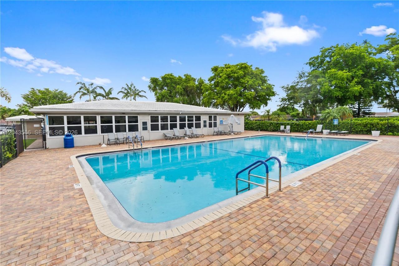 7111 NW 58th St, Tamarac, FL 33321 Photo